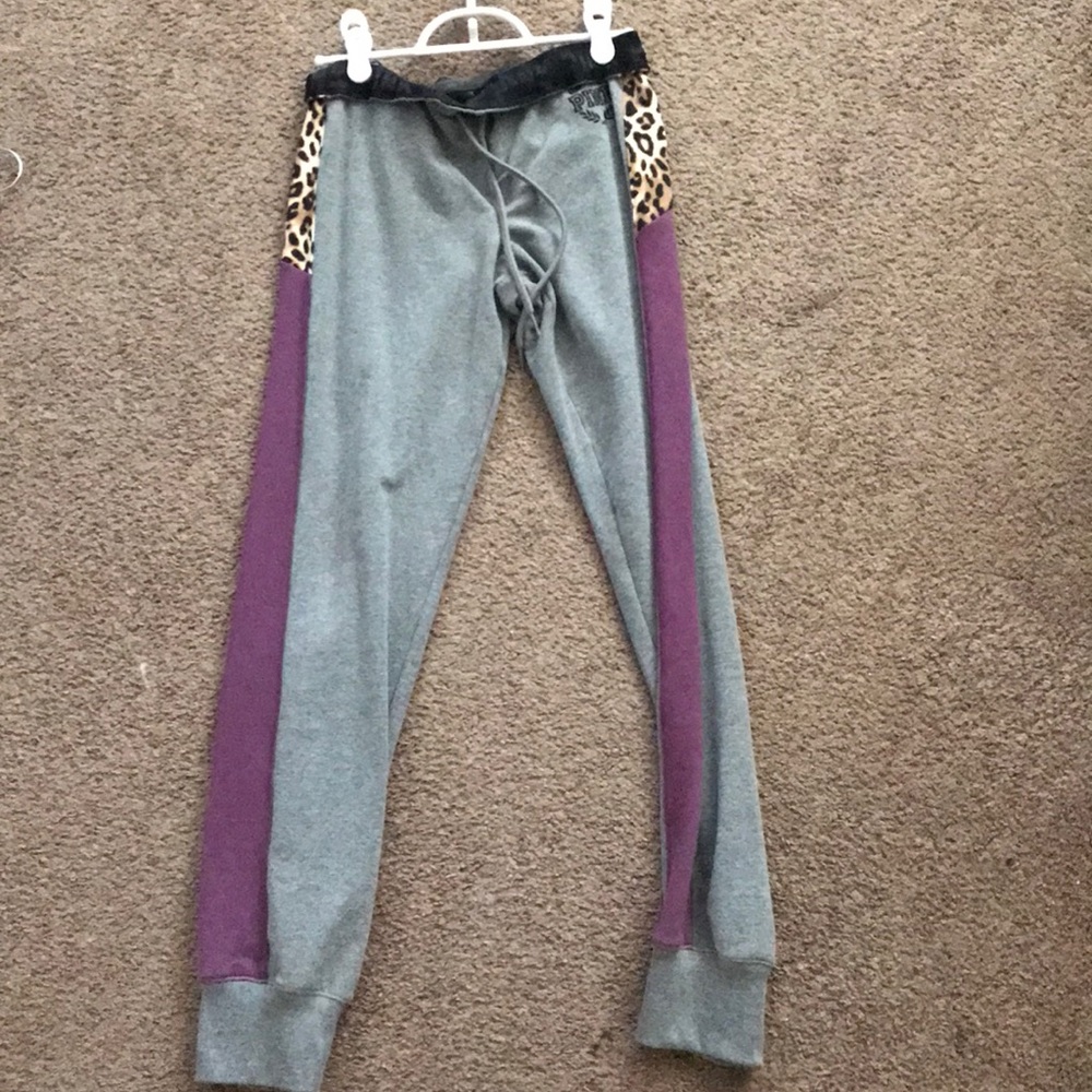 Pink sweatpants small